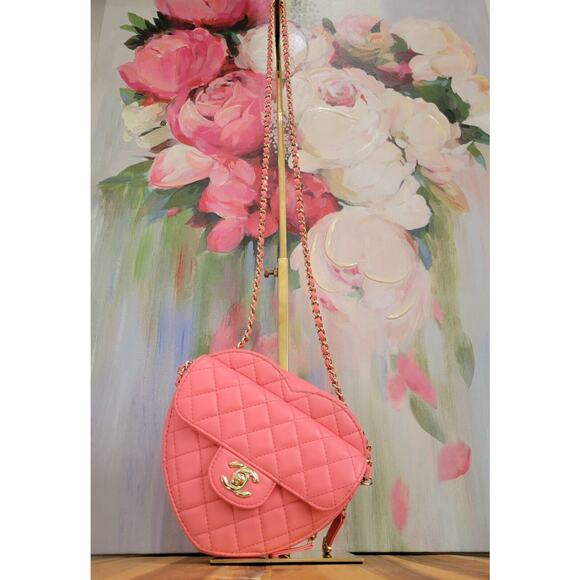Chanel Pink Heart Bag 22S CC In Love Barbie Leather Crossbody bag - Picture 1 of 11